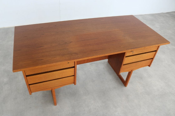 Image 1 of Vintage teak Deens bureau