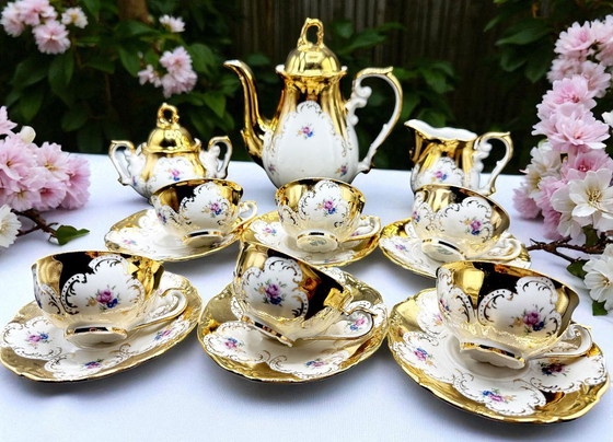 Image 1 of Bavaria Hardek – Porcelaine allemande à motifs floraux et dorure | 6 personnes | Années 1960