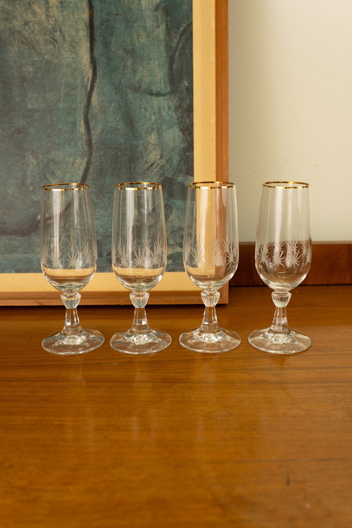 Set Van 4 Gedetailleerde Vintage Champagne Flutes