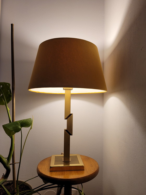 Image 1 of Lampada da tavolo vintage a forma di grattacielo.