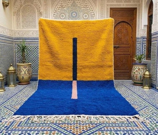 Alfombra bereber tradicional tejida a mano de lana natural con motivos coloridos 150/250 cm