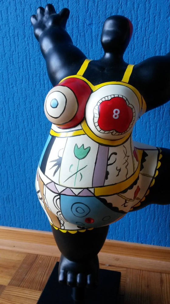 Image 1 of Statue einer fülligen Dame im Badeanzug 52 cm hoch