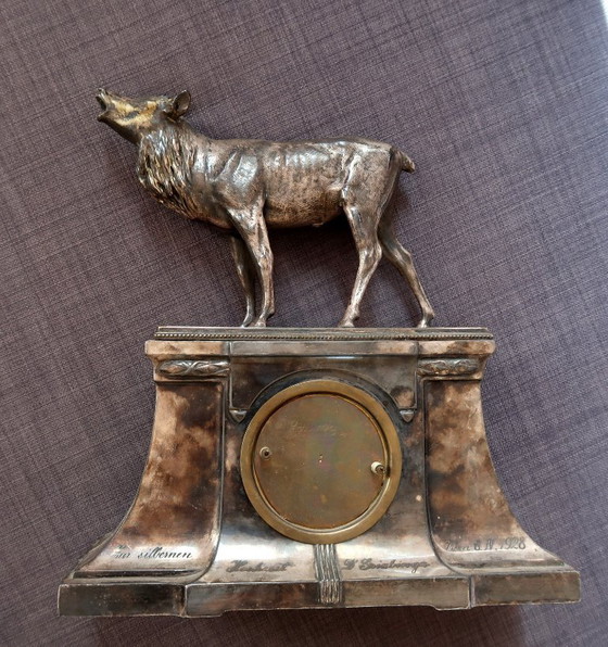 Image 1 of Antieke metalen hertenklok - Decoratief vintage uurwerk (2C07A)