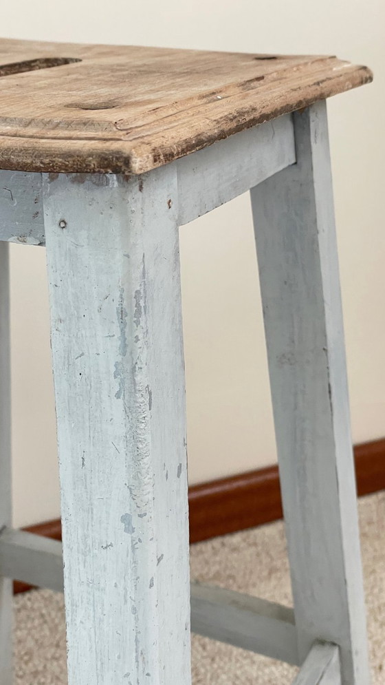 Image 1 of Antieke massief houten kruk