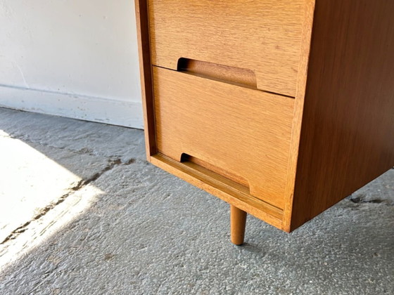 Image 1 of Zeldzame compacte kaptafel of bureau met klapspiegel uit het midden van de 20e eeuw, ontworpen door John & Sylvia Reid voor Stag