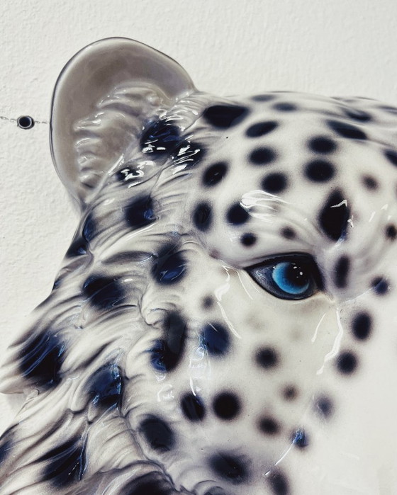 Image 1 of Masque mural léopard en céramique blanche