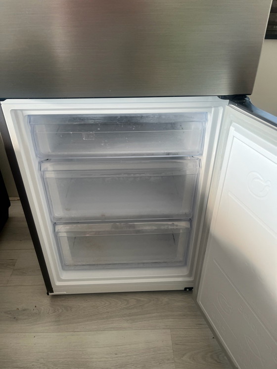 Samsung Kühl-Gefrierkombination – Aufbewahrungsschrank, Glas, Metall (photo 8 of 9)