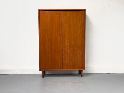 Armario de teca de mediados de siglo, década de 1960. – high boards, Wood