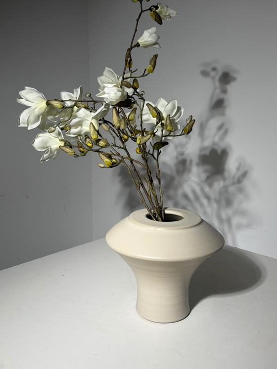 Mobach Ceramic Vase KM175 – Ecru (photo 5 of 5)
