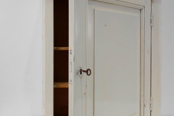 Image 1 of Wit houten medicijnkastje in art-decostijl, Frankrijk 1920