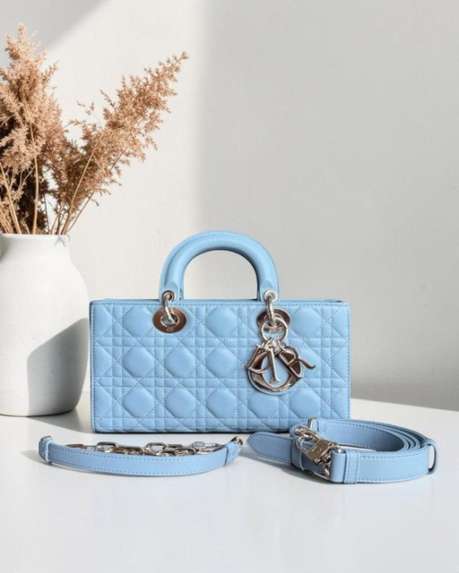 DIOR D-JOY MEDIUM - CANNAGE LAMSLEER LICHTBLAUW BABYBLAUW GOUDEN BESLAG