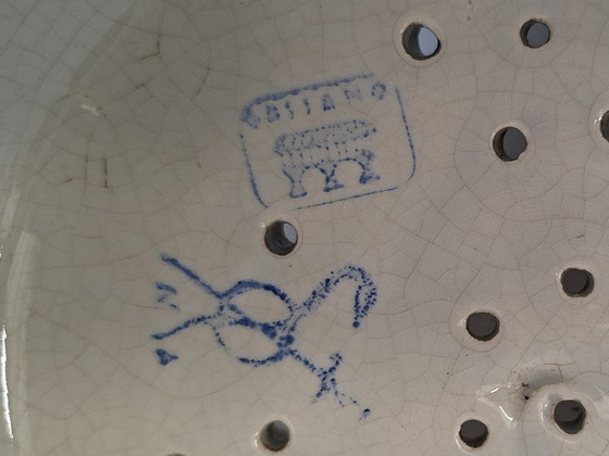 Image 1 of Raro Scolapasta Antico in Ceramica di Bassano – Dipinto a Mano – 1950