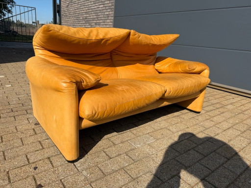 Wunderschönes Cassina Maralunga 2 Sitzer Sofa Camel leicht patiniertes Naturleder