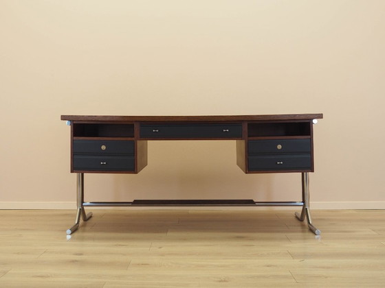 Image 1 of Scrivania in noce, design italiano, anni '70, realizzata in Italia.