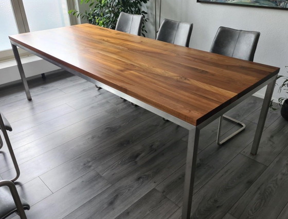 Image 1 of Notenhouten eettafel . Hulshoff design