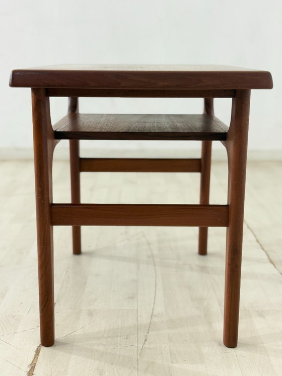 Table d'appoint danoise design milieu du siècle / Table basse en teck / Table d'appoint années 1960 / Table (photo 8 of 10)