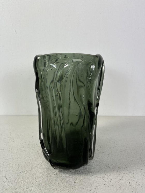 Image 1 of Große, schwere Vase aus strukturiertem Glas