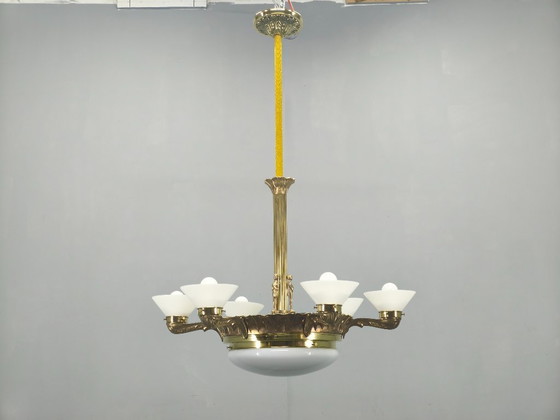 Image 1 of Lámpara de araña Art Déco de latón con pantallas de cristal, Checoslovaquia, década de 1930.