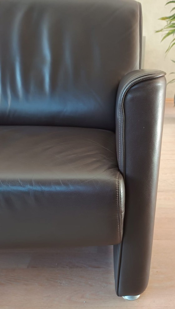 Dunkelbraunes Leder-Zweisitzer-Sofa, Topform, 2 Sitzer Sofas, Metall, Modern (Foto 5 von 6)