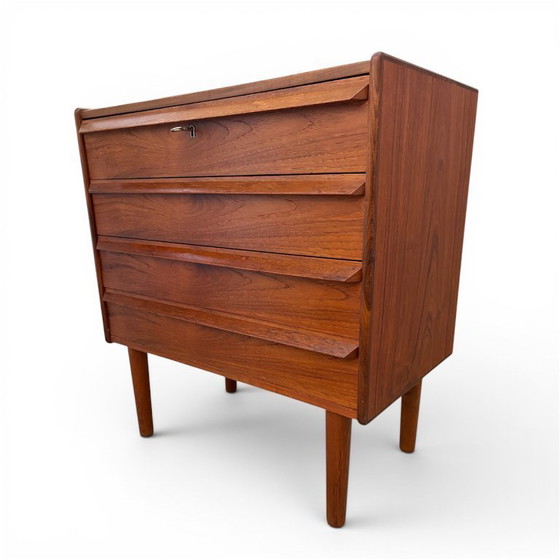 Image 1 of Vintage teakfineer 4 ladekast uit Zweden