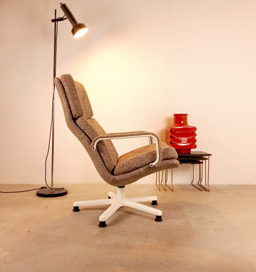 Artifort F 154 Fauteuil Geoffrey Harcourt Vintage Nieuw Gestoffeerd