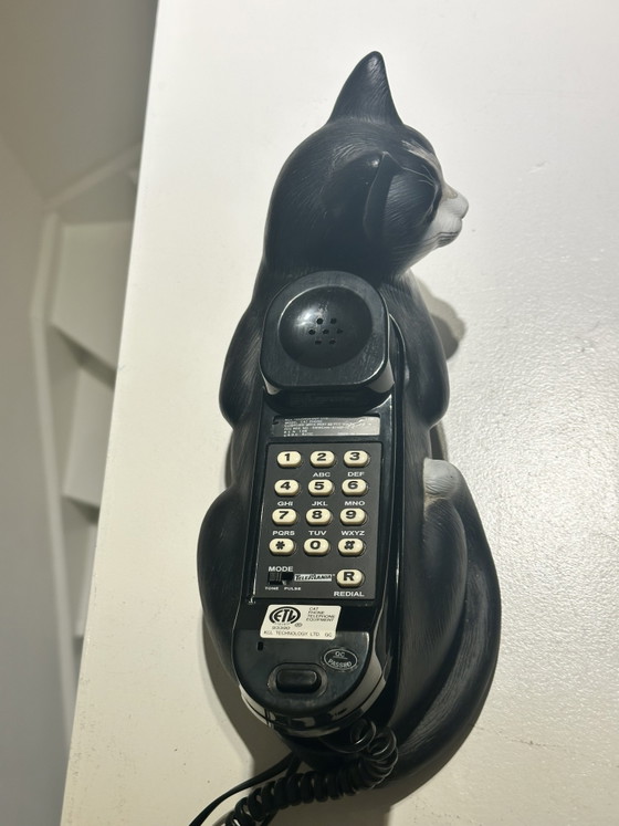 Image 1 of Téléphone vintage Telemania en forme de chat « smoking »