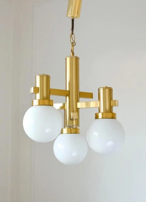 Lustre vintage Gaetano Sciolari en laiton et verre opalin, 3 lumières, années 1970