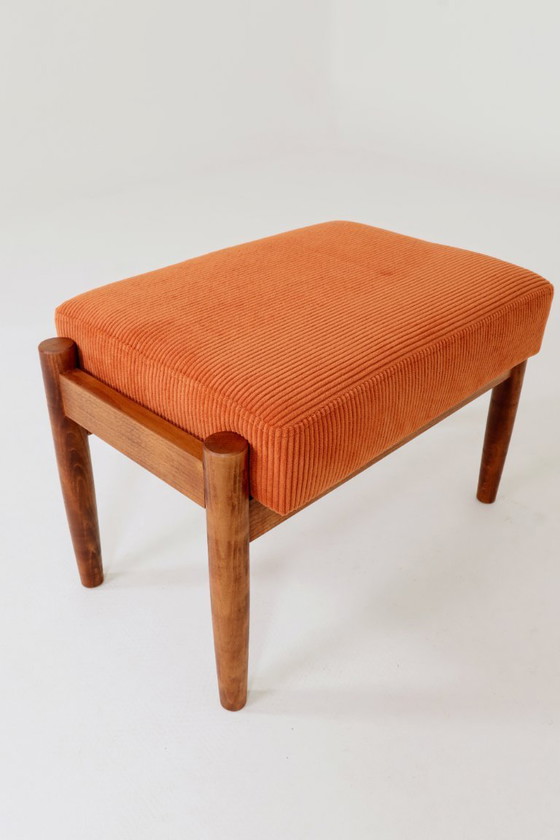 Image 1 of Ensemble vintage fauteuil et pouf en velours côtelé orange, Henryk Lis, 1960, Pologne