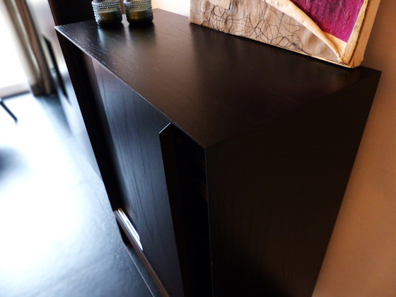 Image 1 of Mobiletto con ante scorrevoli in stile scandinavo nero