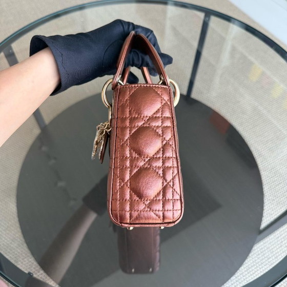 Image 1 of DIOR LADY MINI - PELLE DI VITELLO CANNAGE MARRONE, FERRAMENTA ORO, CINTURINO REGOLABILE