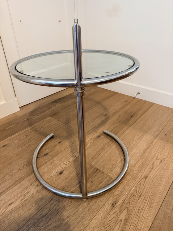 Tavolino laterale regolabile Vintage E1027 disegnato da Eileen Gray – Cromo e vetro – Tavolini, Chrome (photo 6 of 6)