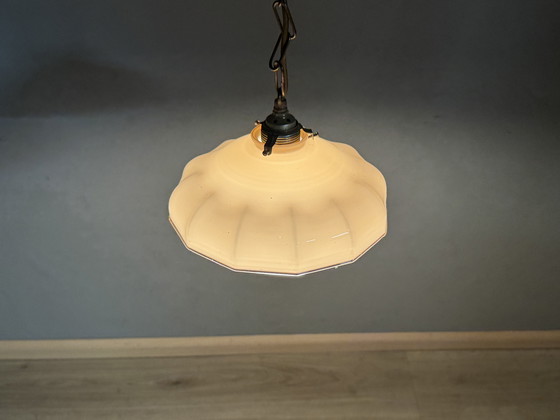 Image 1 of Lampada a sospensione antica Art Déco: vetro elegante e atmosfera senza tempo