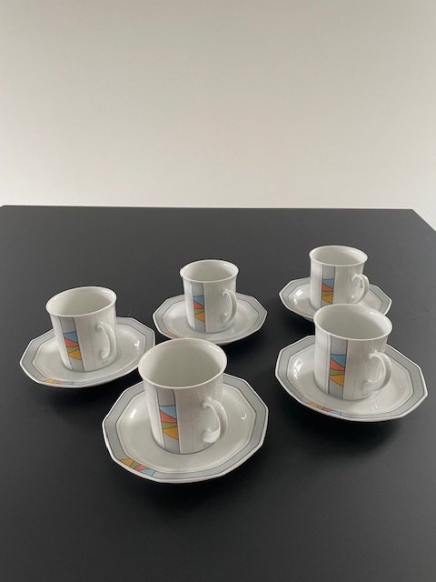 5X Vintage Post-Modern Cups And Saucers Excl. Design For Douwe Egberts (Memphis)