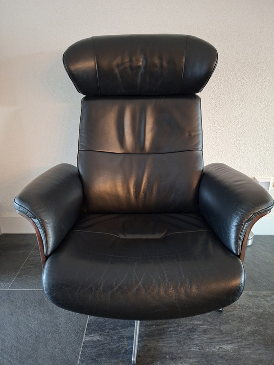 Image 1 of Conform Time out black leather/walnut + footstool