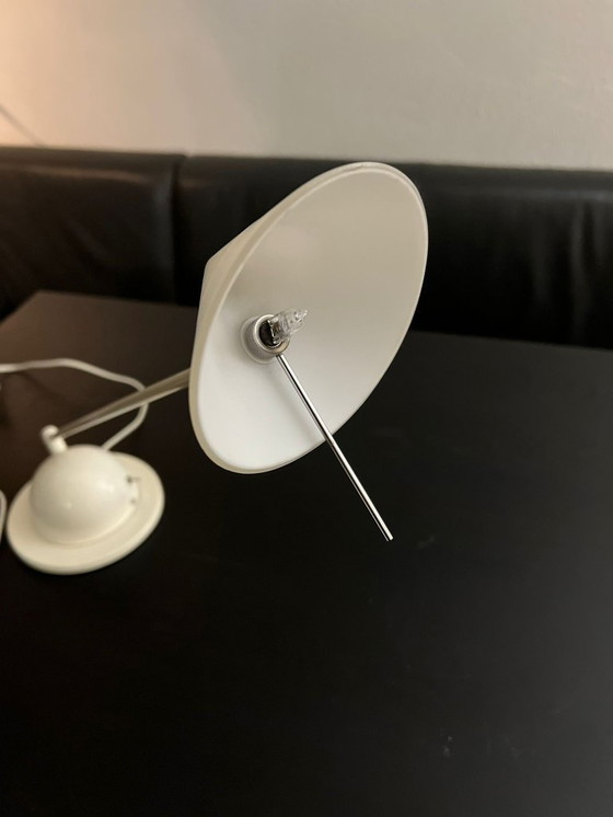 Image 1 of Pola Amstelveen Schreibtisch-/Tischleuchte – Weiß/Creme – Ikonisches niederländisches Design