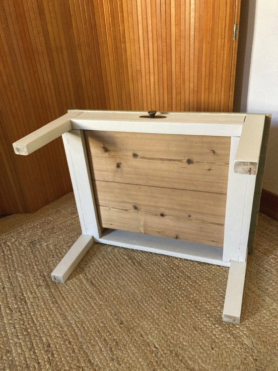 Image 1 of Table basse en bois massif avec tiroir