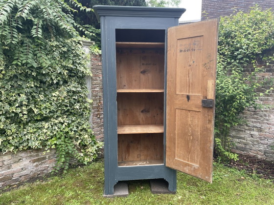 Image 1 of 18E Eeuwse Kledingkast Keukenkast Halkast Legkast Frans  Antiek