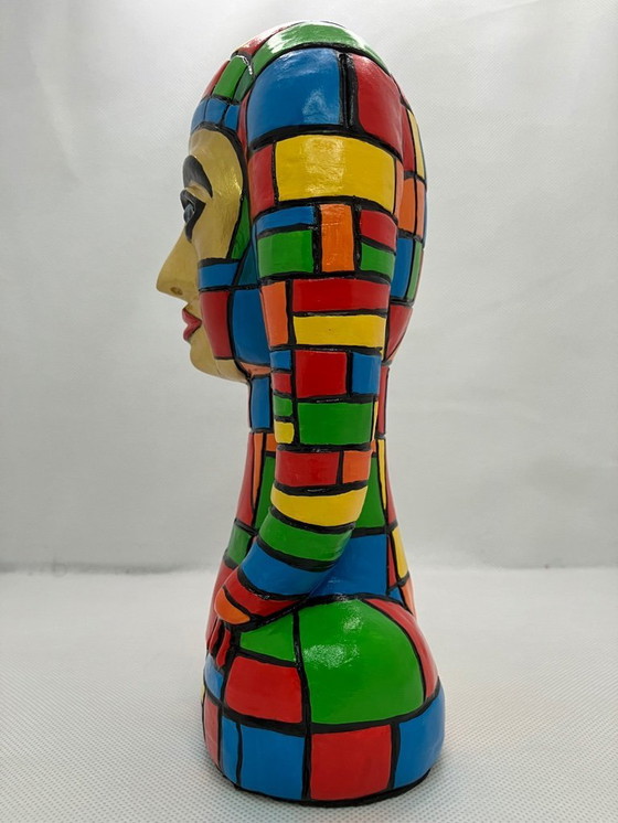 Image 1 of Figura abstracta de una niña. Hecha a mano por el artista.