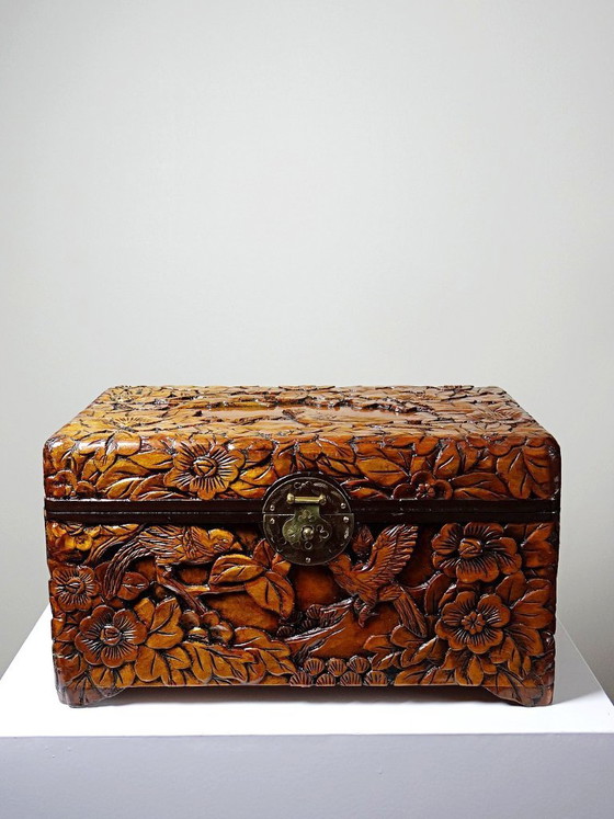 Image 1 of Vintage Aziatische handgesneden houten doos uit de jaren 70-80.