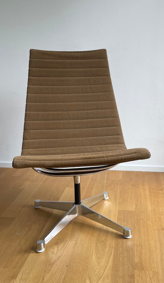 Image 1 of Hermann Miller | Original Eames Aluminium Chair EA118