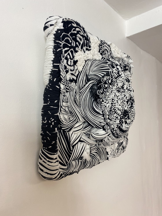 Image 1 of Table Sculpture Textiles Ref ROC