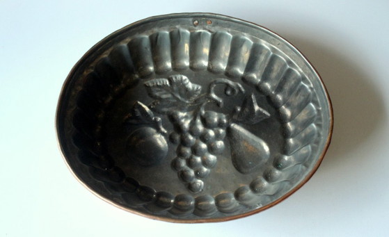 Large Copper Baking Mold with Hanging Hook from the 1960s - jelly mould, Decorative Objects, Metal, Red (photo 8 of 10)