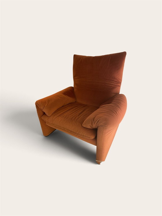 Maralunga Armchair - Terracotta color, Cassina, Textile, Orange, Mid Century Modern (photo 6 of 6)