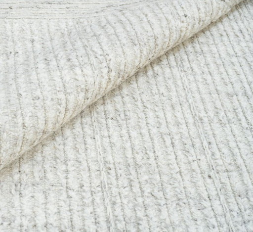 New hand-woven wool carpet direct from the importer