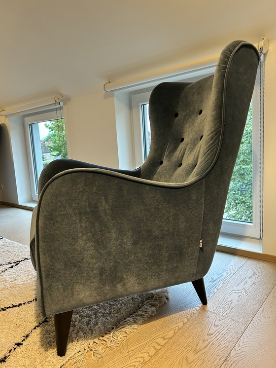 Image 1 of 2X SILLONES SITS POLA de terciopelo azul oscuro con patas negras