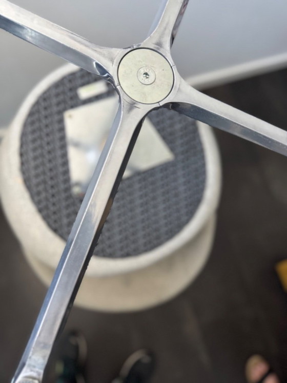 Image 1 of 2 x Silla Nina Artifort con pata de metal