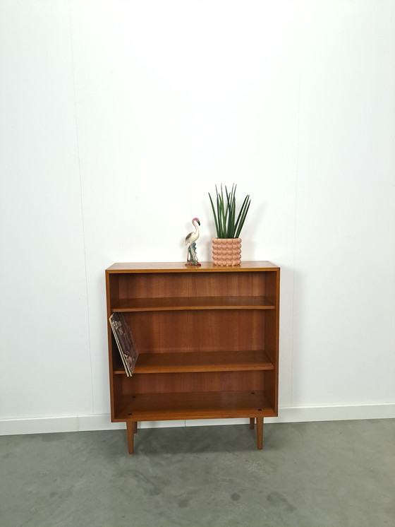 Image 1 of Bibliothèque en placage de noyer LP Cupboard With Shelves No. 2