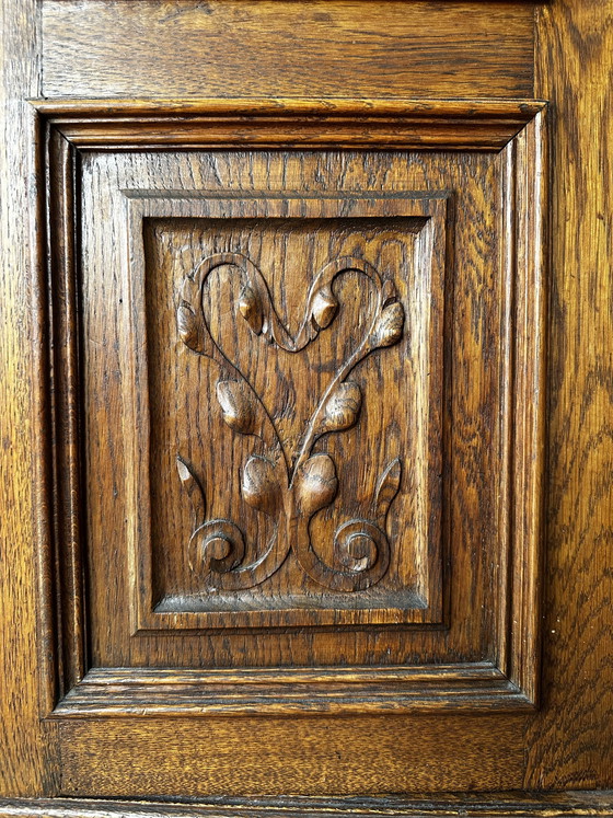 Image 1 of Antiker Eichenbücherschrank mit abgeschrägtem Glas (ca. 1890–1910)