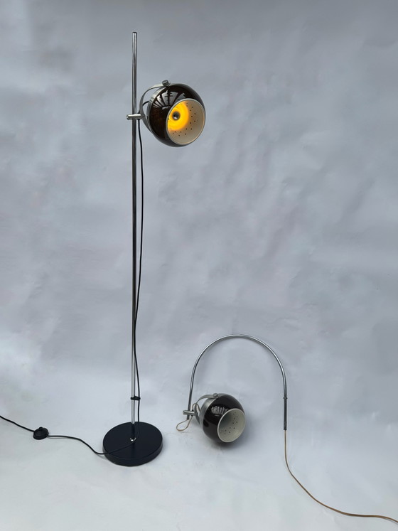Image 1 of Lampada da terra vintage Dijkstra con globo a forma di occhio in acrilico marrone | Design olandese anni '70