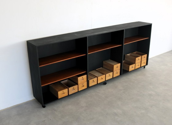 Image 1 of armoire scolaire vintage en bois avec bacs de rangement